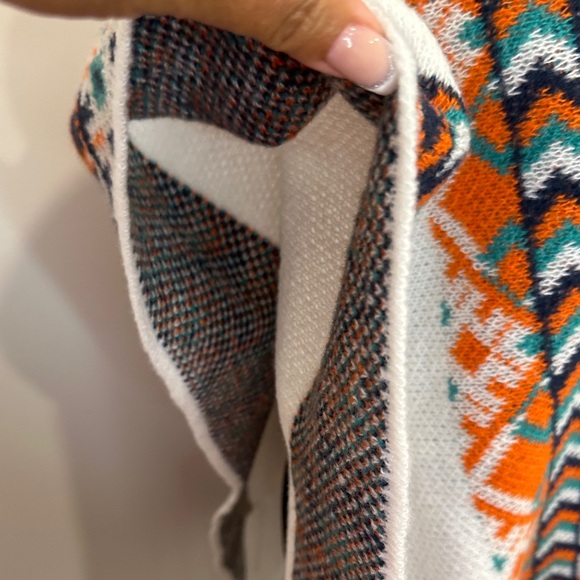 Colorful Geometric Patterned Poncho - Picture 8 of 14
